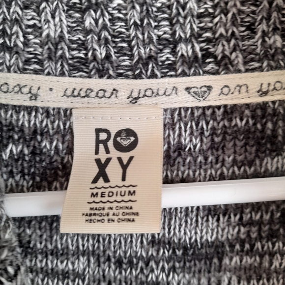 Roxy Grey Sweater - Size Medium - Picture 5 of 8